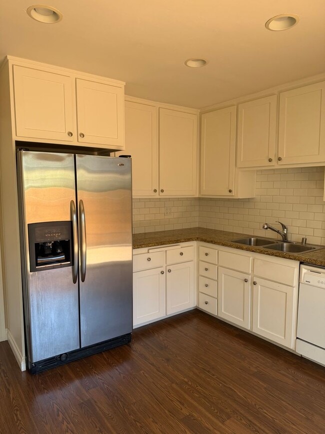 Building Photo - 2313 Caminito Estero