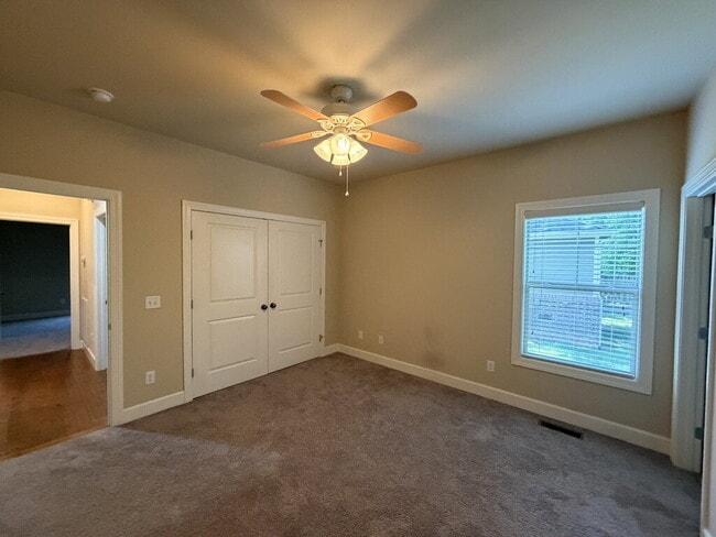 Building Photo - 2BD 2BA ONE LEVEL CONDO IN ALGOOD