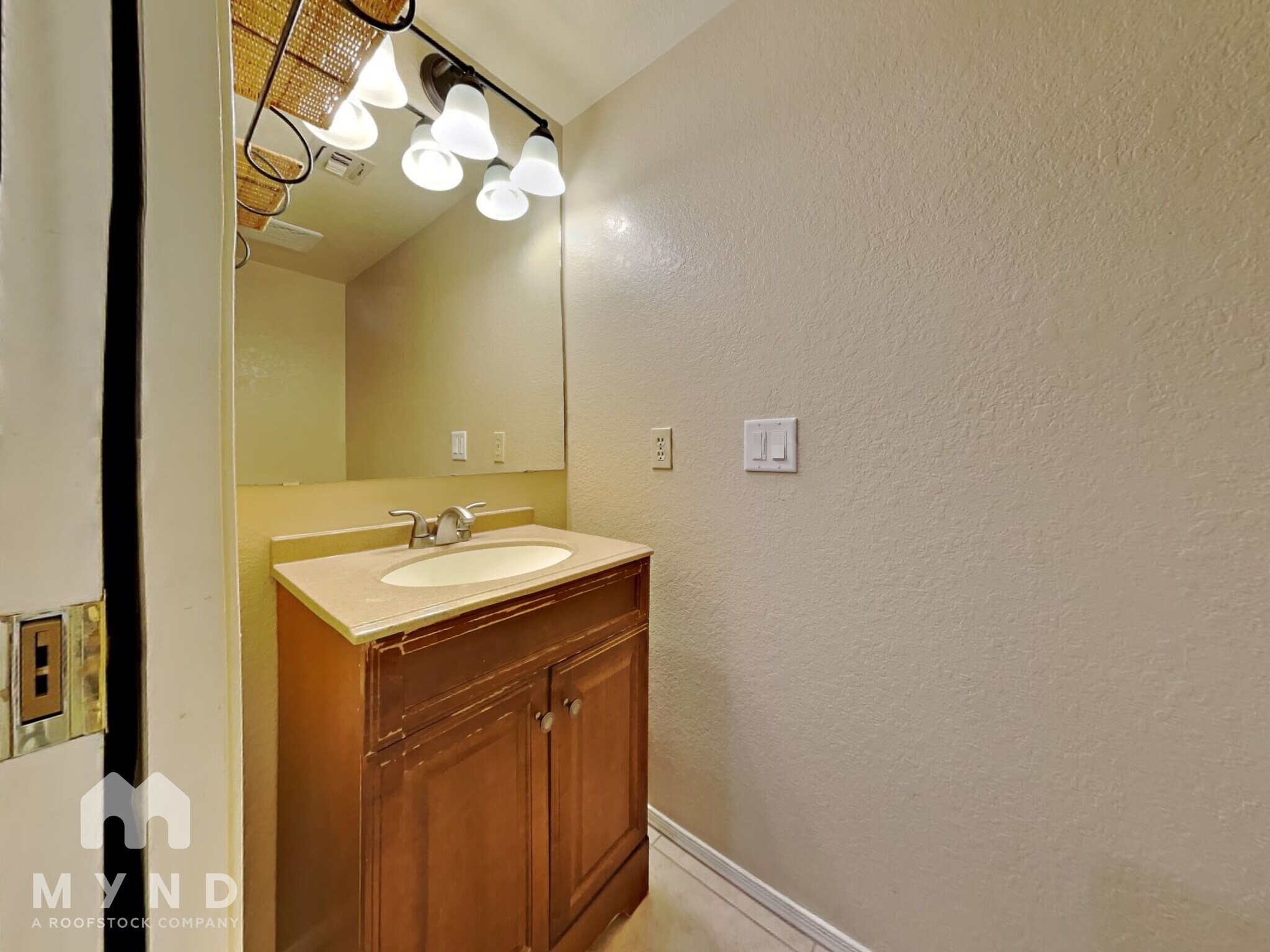 Building Photo - 3233 W Avior Dr