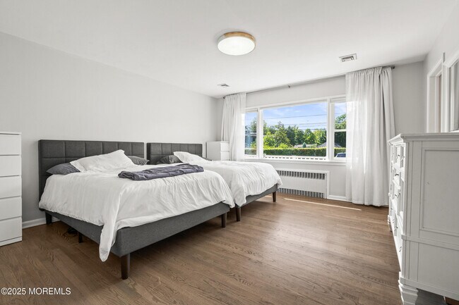 Building Photo - 523 Westwood Ave