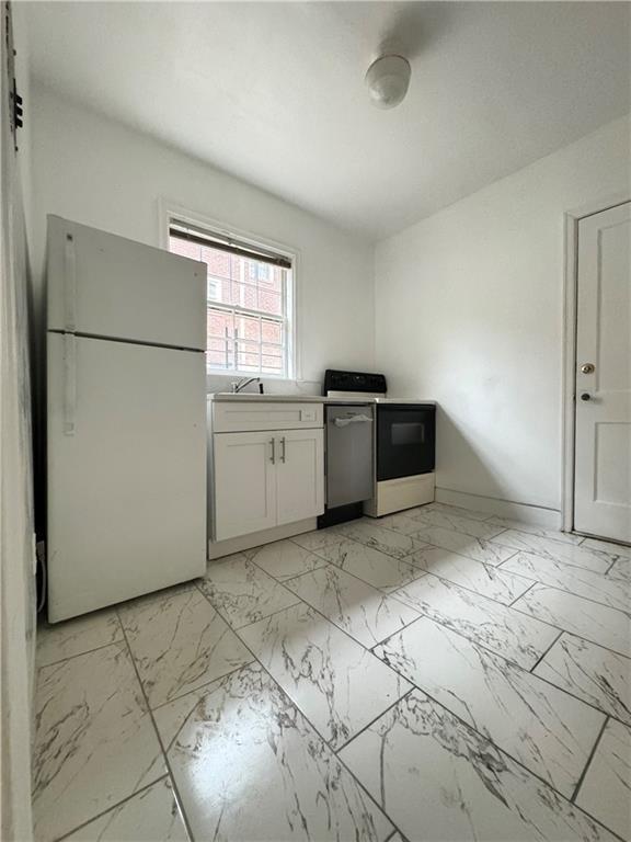 Building Photo - 72 Delmont Dr NE