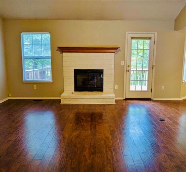 Building Photo - 13765 Apple Ln