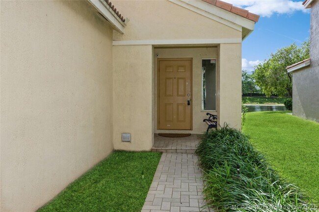 Building Photo - 4367 Dogwood Cir
