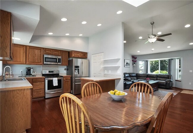 Building Photo - Perfect 3bed/2bath Home on Pinedrop Loop *COMING SOON*APPLICATION PENDING
