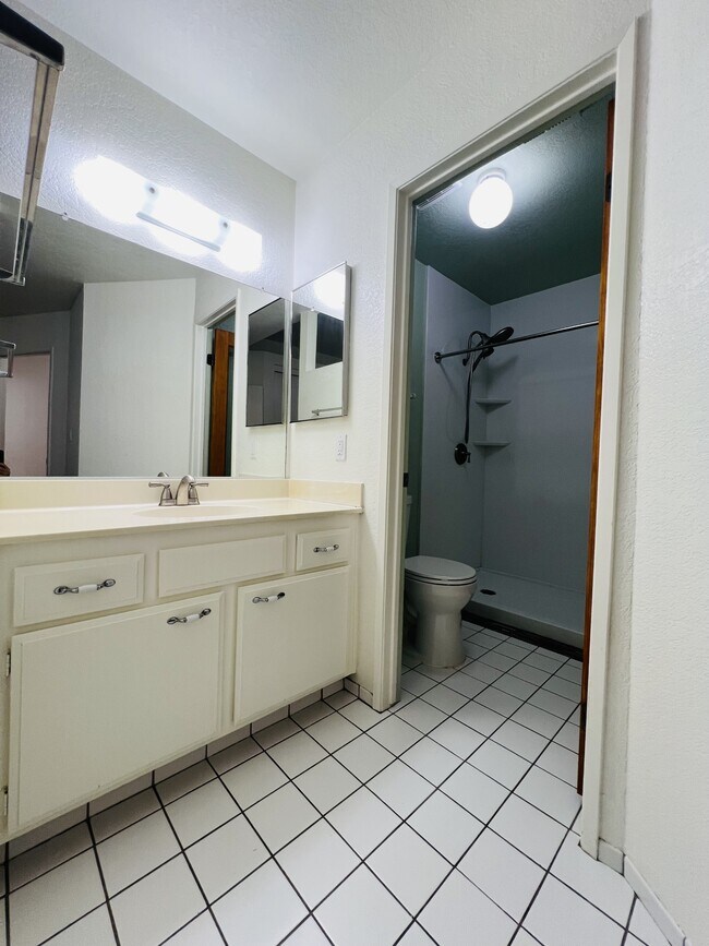 Building Photo - 15721 Shadow Mountain Ln