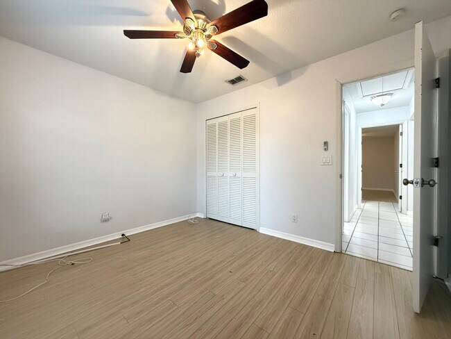 Building Photo - 5106 Gainesville Dr
