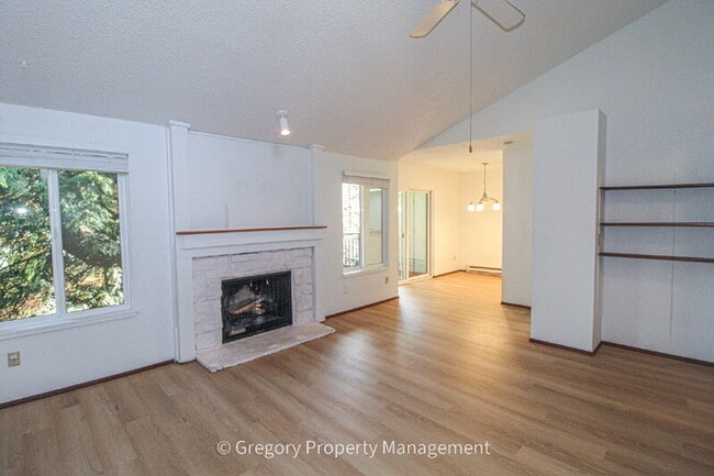 Building Photo - 12621 NE 130th Way