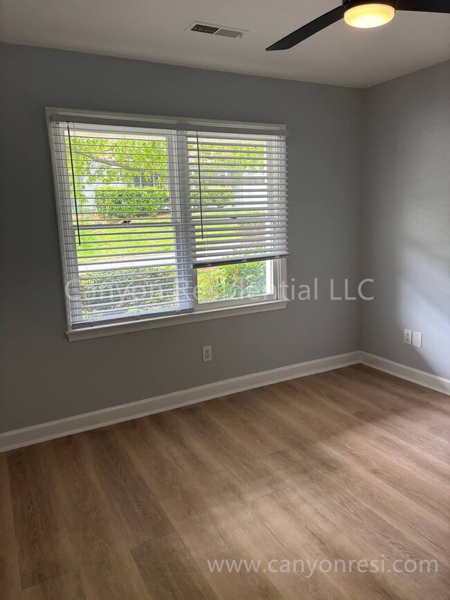Building Photo - 944 Mar Don Hills Cir