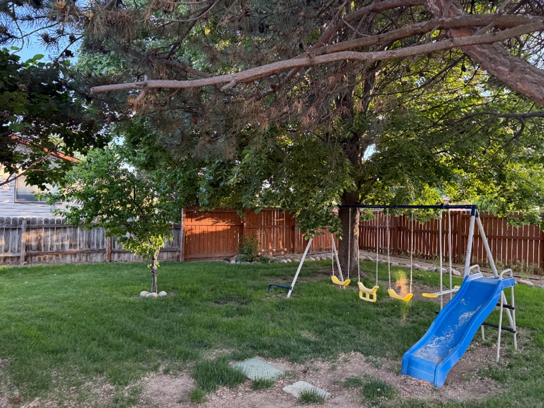 Building Photo - 4860 Kachinas Ave