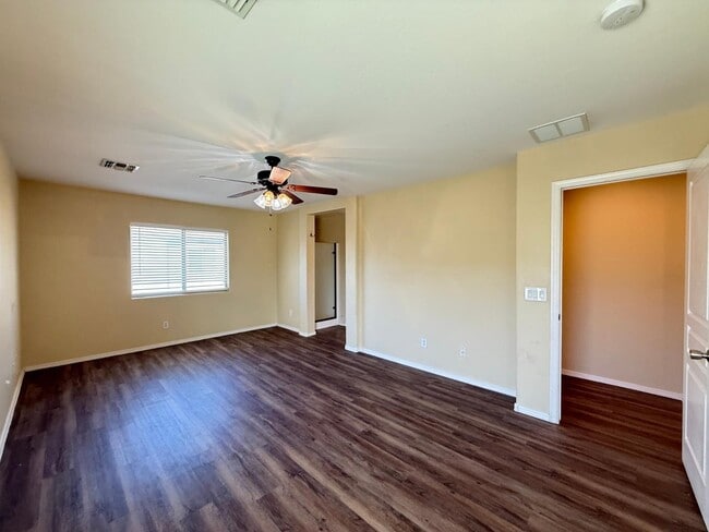 Building Photo - 1727 E Joseph Way