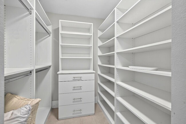 Building Photo - 77765 Cottonwood Cove