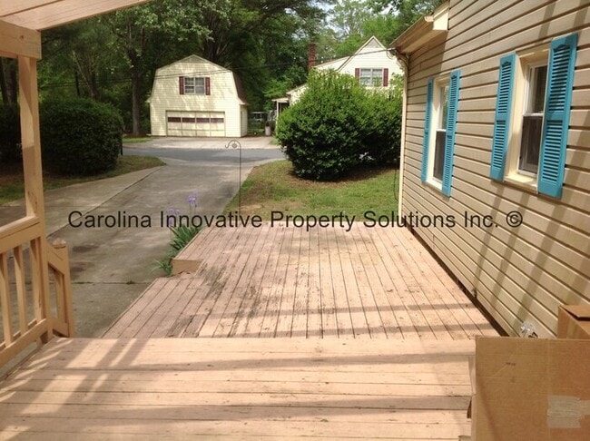 Building Photo - 7622 Helmdale Ave