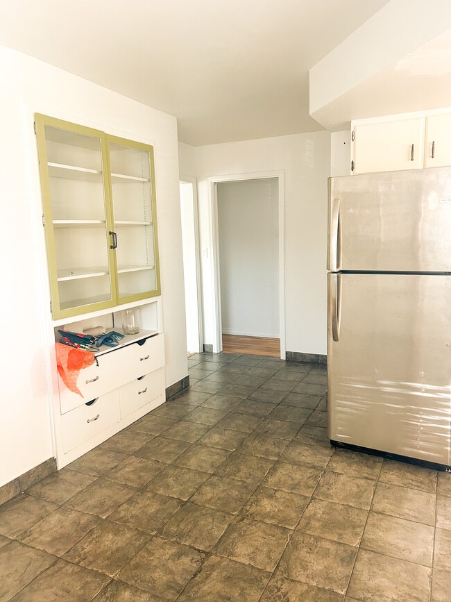 Building Photo - 1721 S Shoshone St