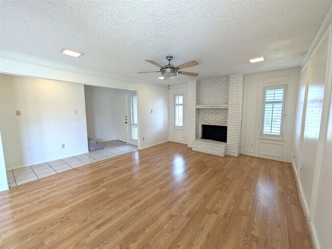 Building Photo - 3302 Townbluff Pl
