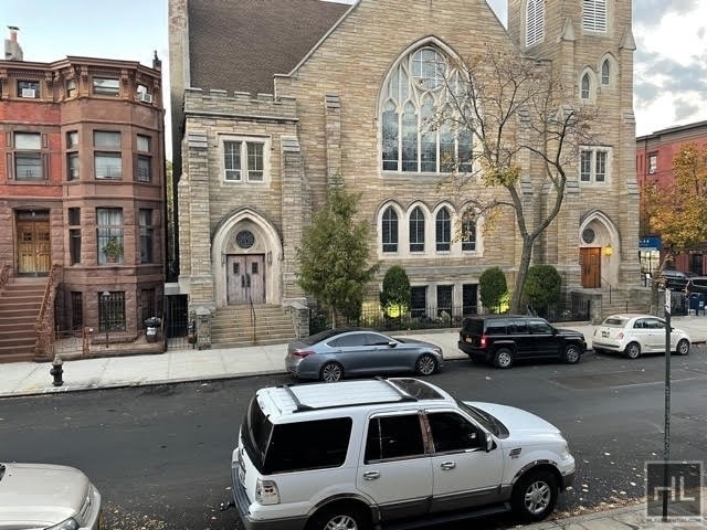 Building Photo - 132 Decatur St