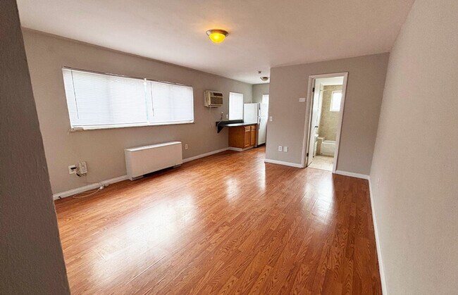 Building Photo - 555 Lowell Ave