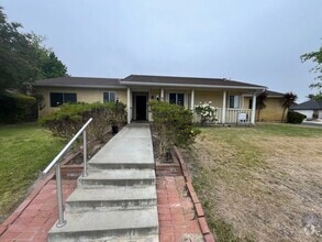 Building Photo - 870 Firefox Dr