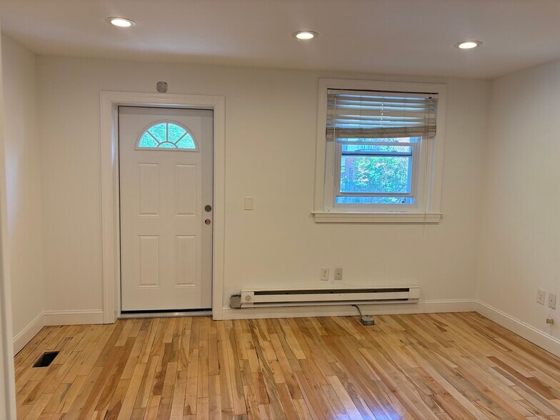 Building Photo - 265 Orange St