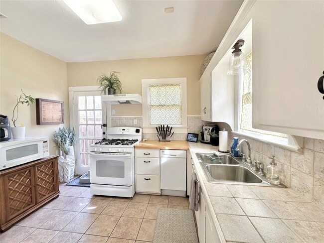 Building Photo - 4318 Eigel St