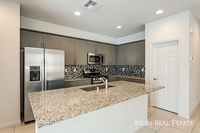 Building Photo - 1625 Guyot Ct