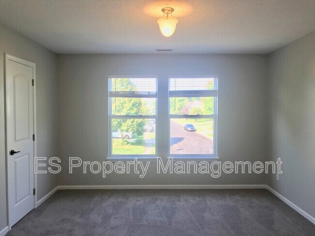 Building Photo - 4481 Redcliff N Ln