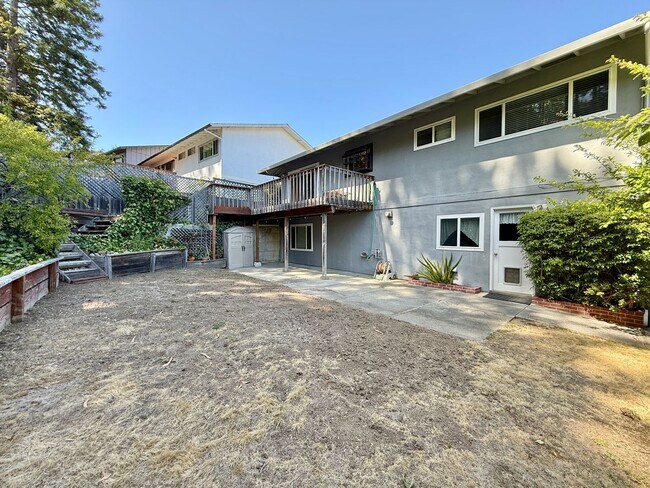Building Photo - Single-Family Home in Park Pacifica - 3Bed/3Bath + 2 Bonus Rooms
