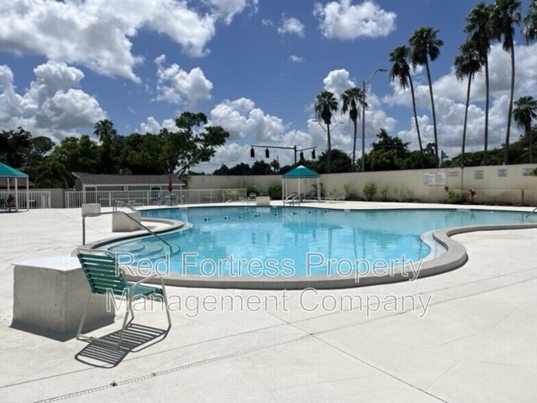 Building Photo - 4301 Island Cir