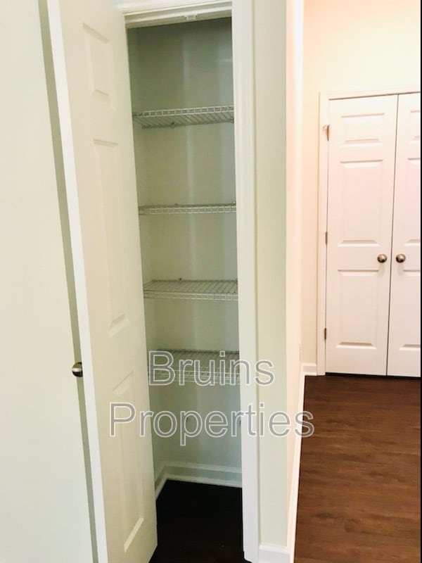 Building Photo - 2606 Pennoak Way