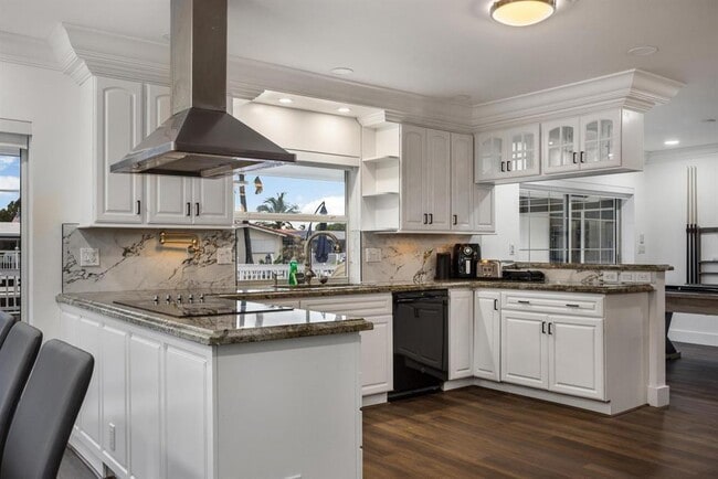 Building Photo - 1419 NE 57th St