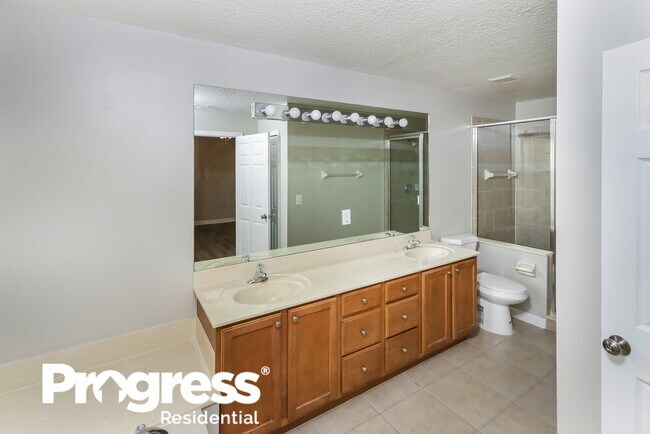 Building Photo - 8054 MURANO Cir