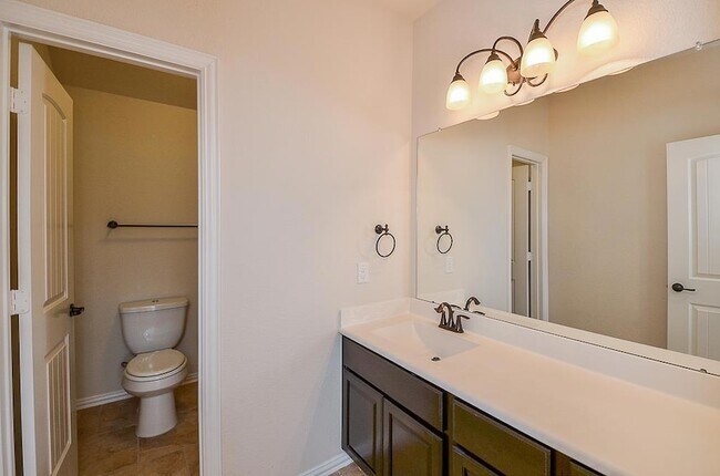 Building Photo - 9411 Sparrow Creek Ct