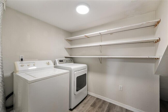 Building Photo - 1836 N Crystal Lake Dr