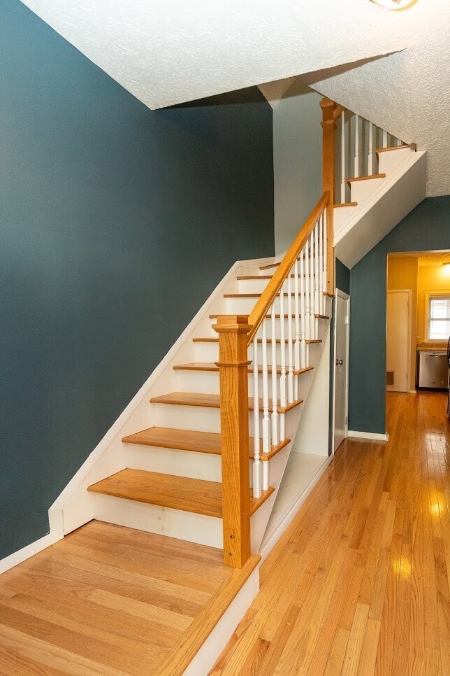 Building Photo - 461 Averill Ave