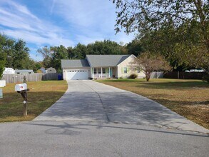Building Photo - Beautiful 3 bedroom 2 bath home in Sneads Ferry - Seabird Estates
