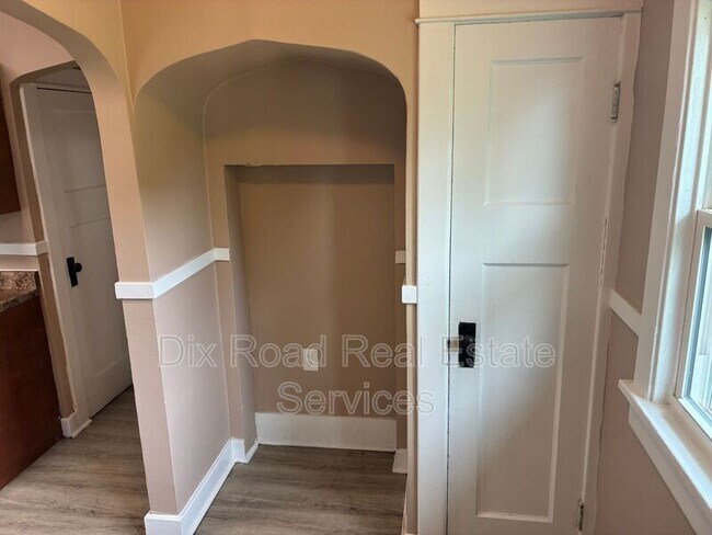 Building Photo - 1430 Coventry Rd