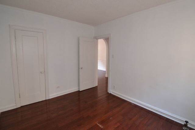 Building Photo - 547 W Surf St