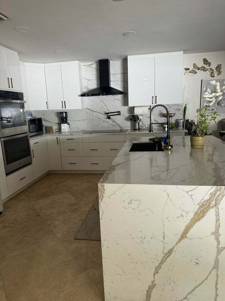 Building Photo - 6000 Adriatic Way