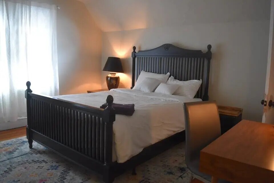 Building Photo - 14 Carleton St