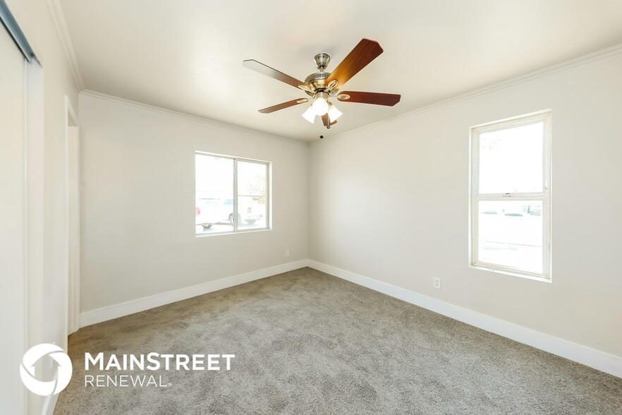 Building Photo - 4031 N 59th Dr