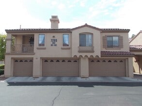Building Photo - Move-In Ready 2BD/2BA Corner-Unit Condo in Guard-Gated Painted Desert!