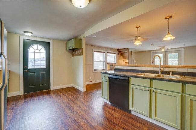 Building Photo - 4517 Field Ave
