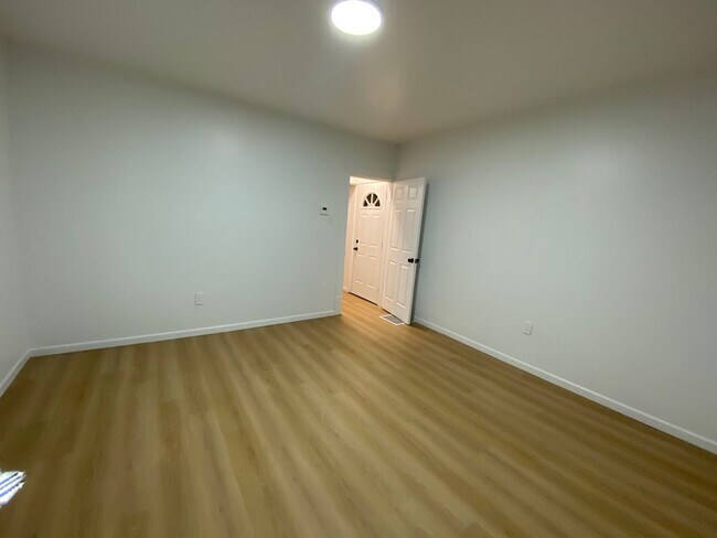 Building Photo - Newly updated 3 bedroom 1 bath house for Rent!