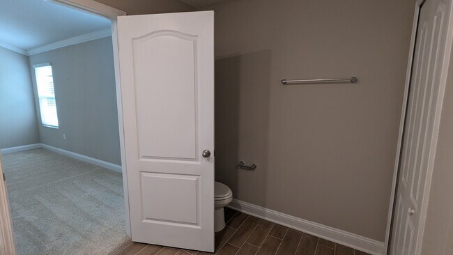 Building Photo - 96 Zancara St