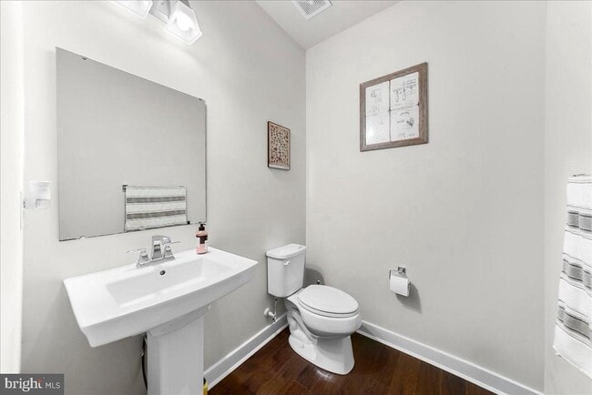 Building Photo - 305 Goodwick Dr