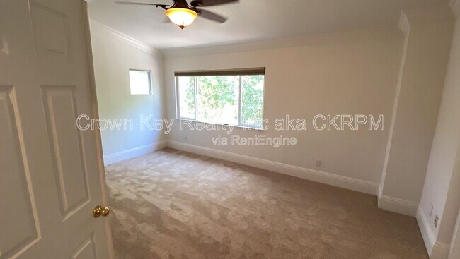 Building Photo - 673 Nacomis Ct