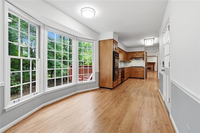 Building Photo - 3731 Dunwoody Club Dr