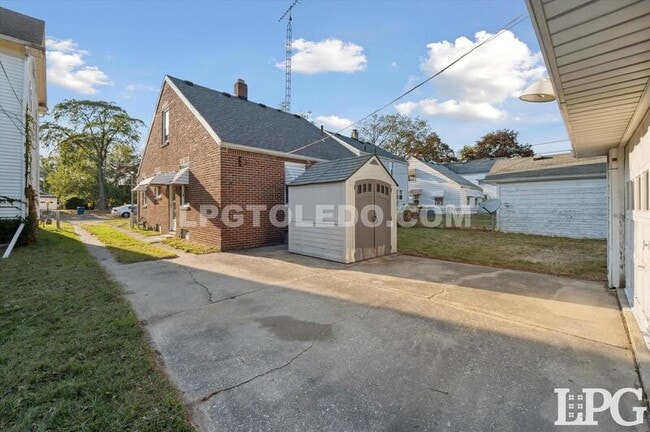 Building Photo - 3430 Anderson Pkwy