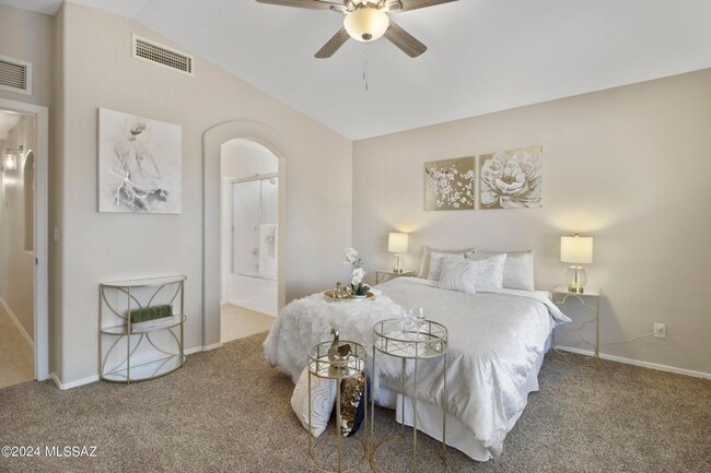 Building Photo - Gorgeous home in Rita Ranch