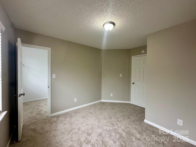 Building Photo - 13809 Stephendale Dr