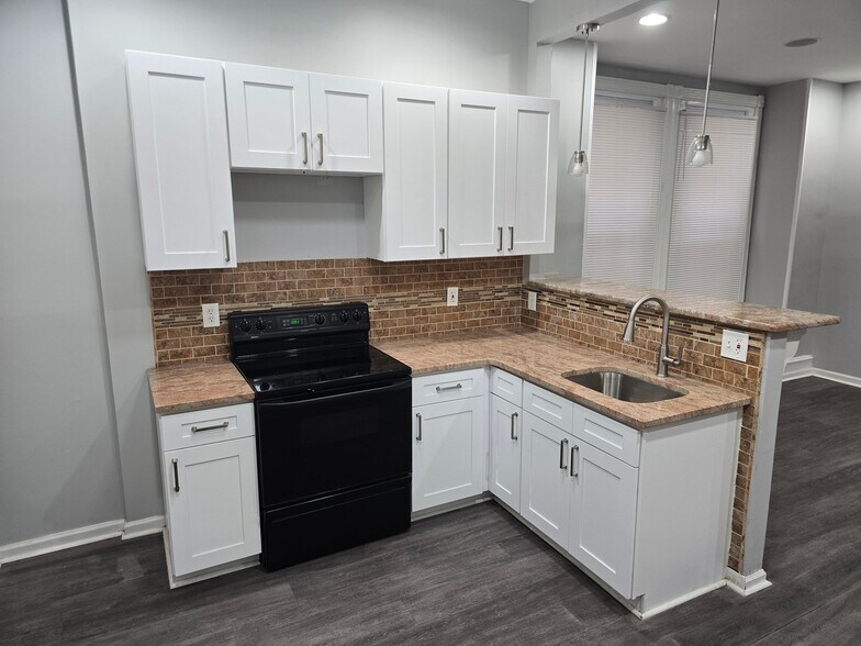Building Photo - 342 N 52nd St